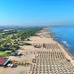 White Moon 301 Plazhi San Pietro